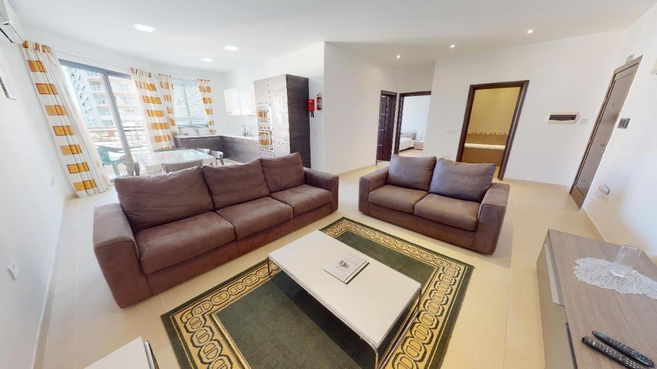 Spacious 2 Bedroom Apartment In Sliema Esterno foto