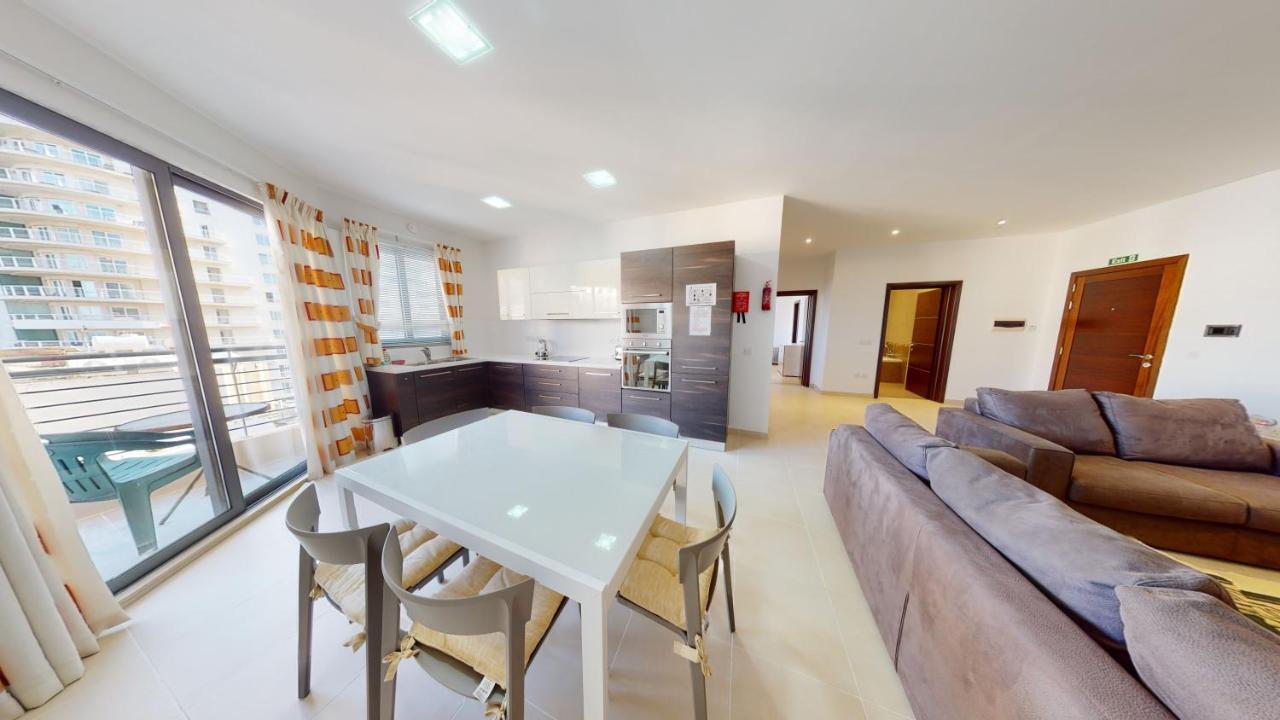 Spacious 2 Bedroom Apartment In Sliema Esterno foto