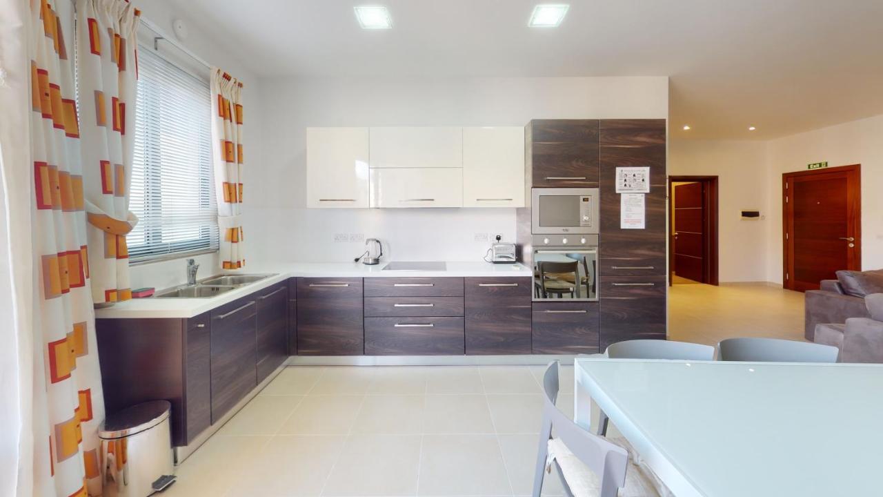 Spacious 2 Bedroom Apartment In Sliema Esterno foto